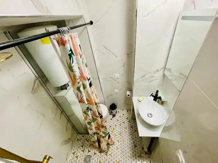 Un Bel Appartement Au Bord Du Canal Paris Apartment